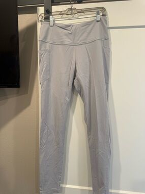 Victoria’s Secret Light Gray Active Leggings